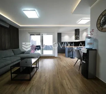 Zadar, Bili brig luksuzno opremljen trosobni i jednosobni stan s teretanom i spa centrom 241 m² - cover