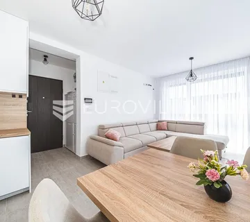 Blato, novouređen trosoban penthouse NKP 68 m2 - cover