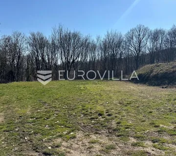 Velika, atraktivno građevinsko zemljište 695 m² - cover
