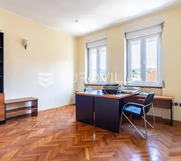 Split, Bačvice, komforan dvosoban stan površine 67 m² - cover