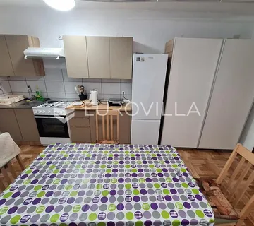 Karlovac, Zadobarje, apartman 25 m², novouređen s terasom - Zadobarje, Karlovac