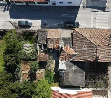 Pula, Kaštanjer, kuća u nizu 149.24 m², prilika za investitore, TOP lokacija - cover
