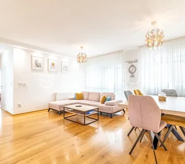 Zagreb, Odra luksuzan četverosoban penthouse sa dvije prostrane terase 130 m²