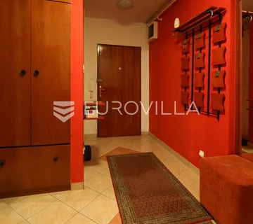 Slavonski Brod, CENTAR, komforan trosoban stan 68 m² - cover