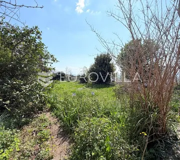 Rijeka, Kantrida, kuća od 54 m² s pogledom na more i prostranom okućnicom od 813 m² - cover