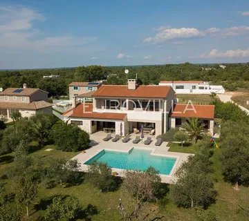 Istra, Savičenta, Juršići, moderna vila 400 m2 na velikoj okućnici 1986m2 - Juršići, Svetvinčenat