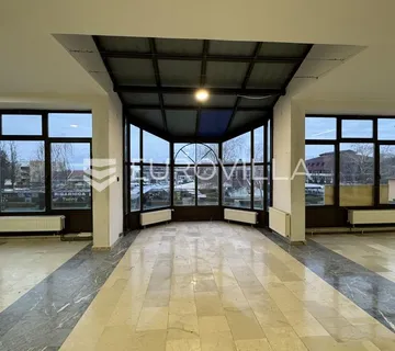 Đakovo, Centar, poslovni prostor 250 m2, odlična lokacija