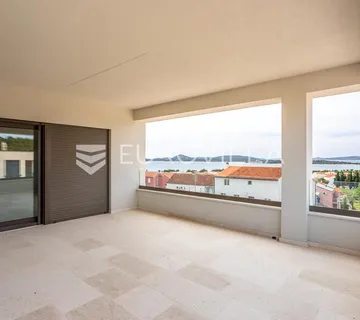 Vodice, NOVOGRADNJA, moderan trosoban stan s pogledom na more, 125,48 m², S7