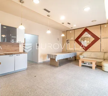 Gornji Stupnik, ulični lokal površine127 m² s dvorištem - Ježdovec, Zagreb