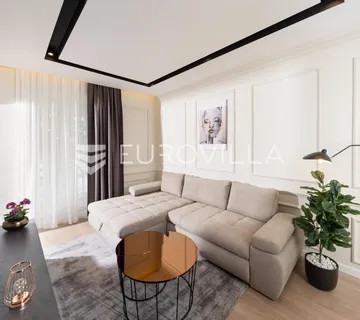 Rijeka, Centar, novouređen luksuzan stan 115 m² s tri apartmana