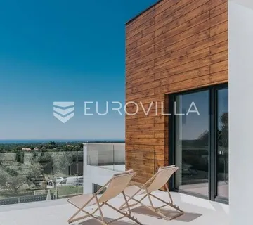 Istra, okolica Poreča prodaje se prekrasna moderna vila s bazenom i saunom - Višnjan