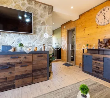 Otočac, kuća 190 m², luksuzna, odmah useljiva, niskoenergetska