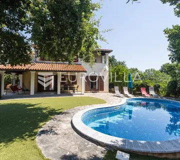 Istra, Medulin, najam funkcionalne pet, friendly kuće 154 m², mirna lokacija s bazenom, od 01.10.