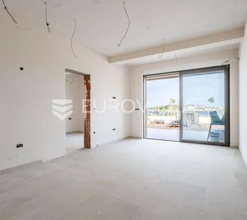 Sevid, jednosoban stan u prizemlju u prvom redu do mora površine 47.56 m² - cover