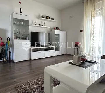 Pula, centar - dvoetažni stan s dvije spavaće sobe - Medulin