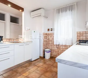 Split, komforan stan za najam dostupan od 2.7 do 15.12.