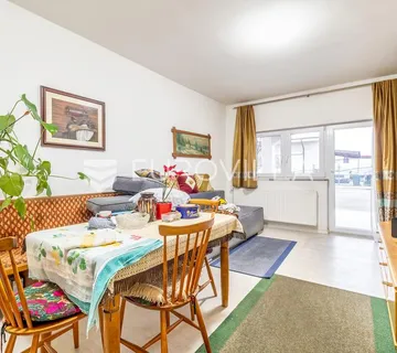 Zagreb, Sesvete, 2 atraktivne kuće 458 m2 - Popovec