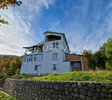 Opatija, Bregi, kuća 400 m² sa tri garaže i pogledom na more - cover