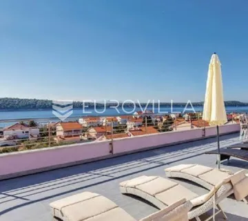 Otok Rab, Barbat, predivan penthouse na vrhu apartmanske ville 66 m² - Barbat na Rabu