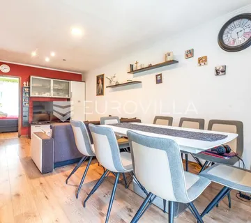 Zagreb, Voltino, prekrasan dvosoban stan 51 m2