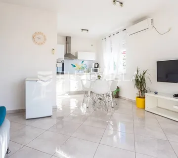 Stobreč, moderan dvosoban stan za najam do 1.6. - Stobreč, Split