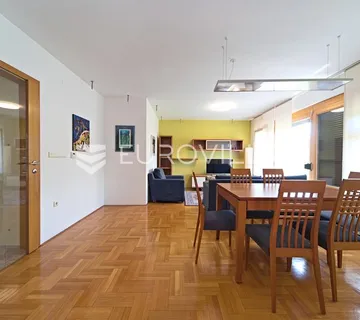 Osijek, Gornji grad, najam uređenog trosobnog stana s garažnim parkirnim mjestom