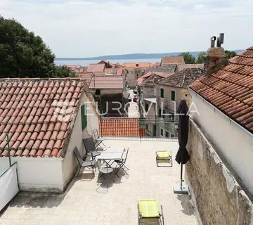 Kaštela, tradicionalna kamena kuća, 100 m od mora - cover