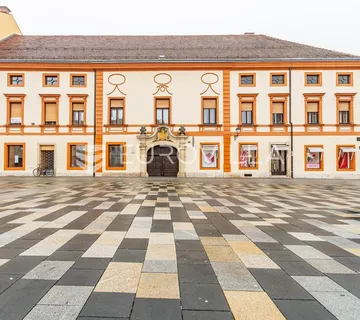 Varaždin, Centar, Barokni dvoetažni stan 231 m²