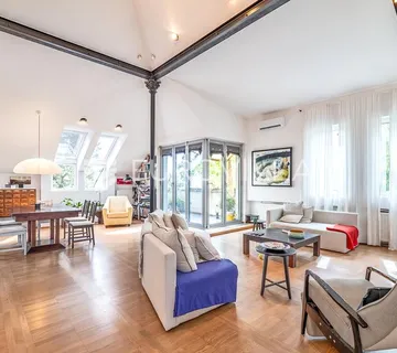 Zagreb, Pantovčak, Bulatova, prekrasan trosoban penthouse s pogledom na grad i zelenilo