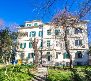 Split, Bačvice | Ekskluzivna prodaja, trosoban stan na jednoj od najpoželjnijih lokacija u gradu - cover