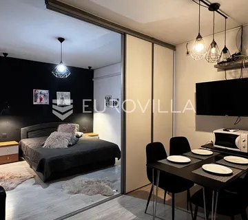 Istra, Rovinj, jednosoban stan neto korisne površine od 47 m² u prizemlju zgrade