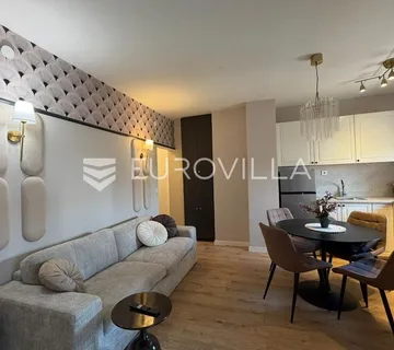 Đakovo, Centar, lijepo renoviran trosoban stan