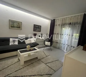 Slavonski Brod, naselje Slavonija stan 82 m² prvi kat