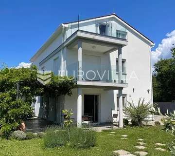 Istra, Žbandaj, troetažni stan 126 m² s 4 spavaće sobe, vrtom i parkingom - Radoši kod Žbandaja, Poreč
