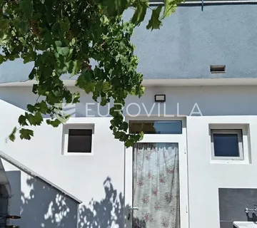 Zadar, Vrsi kuća s pogledom na more