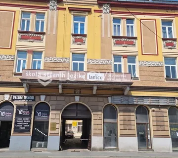 Osijek, Centar, ulični poslovni prostor za najam 240 m2 (moguće do 900m2) - Gornji grad / Centar
