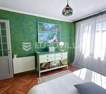 Vinkovci, centar, 249.54 m² kuća na 3 etaže pomoćna zgrada te garaža - cover