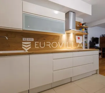 Istra, Pula, prizemni stan s potpunom privatnošću i vrtom - cover
