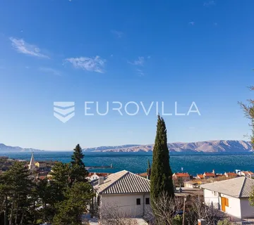 Senj, kuća 160 m² s vrtom i pogledom na more