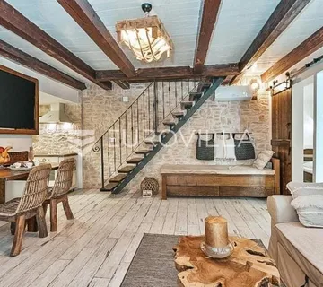 Karlovac, Zadobarje, kuća 100 m² s bazenom i jacuzzijem, 30 m do rijeke Dobre - cover