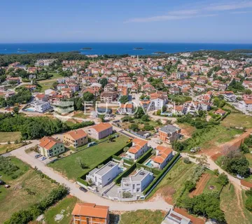 Istra, Funtana, građevinsko i poljoprivredno zemljište