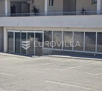 Rogoznica, poslovni prostor, 491 m²