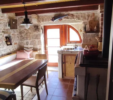 Hvar, Gdinj, kompletno renovirana kamena kuća u nizu - Gdinj, Jelsa