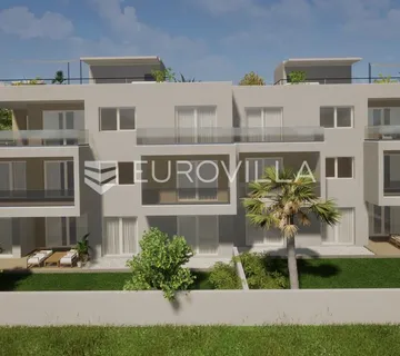 Kaštel Lukšić, trosoban penthouse s krovnom terasom i dva parkirna mjesta - Kaštel Lukšić, Kaštela