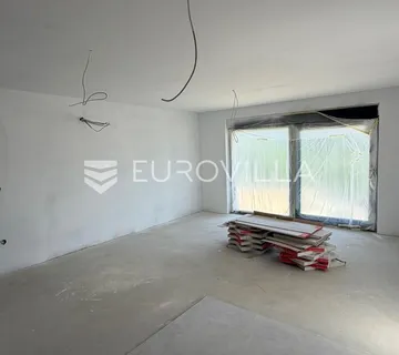 Zagreb, Gračani, Trosobni stan s vrtom površine 102,35 m², Novogradnja