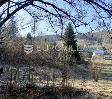 Delnice, atraktivan teren površine 1380 m² za gradnju obiteljskih kuća, vikendica