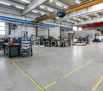 Slavonski Brod, industrijska zona, proizvodno, poslovna zgrada 1.250 m² - Gornja Vrba
