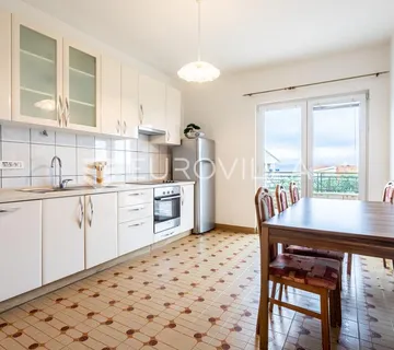 Omiš, Duće, prostrani dvosoban stan, 95,20 m² - cover
