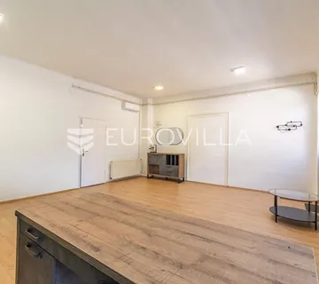 Varaždin, Centar, poslovni prostor površine 58,75 m²