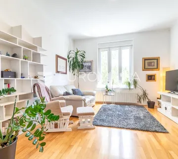 Zagreb, centar, komforan trosoban stan s balkonom neto korisne površine 80 m²